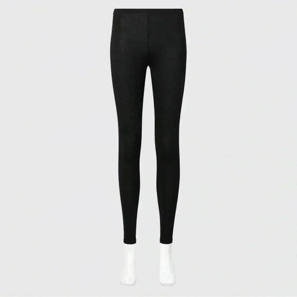 Uniqlo Pants - BNWT Uniquo heartech  leggings size M